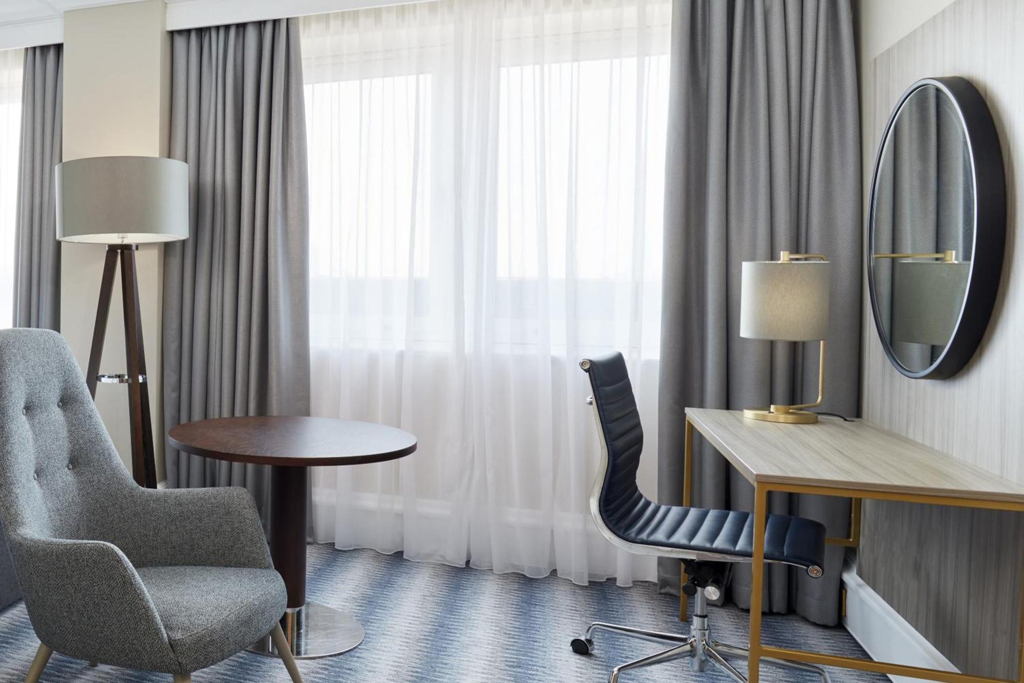Leonardo Royal Southampton Grand Harbour Hotel Стая снимка