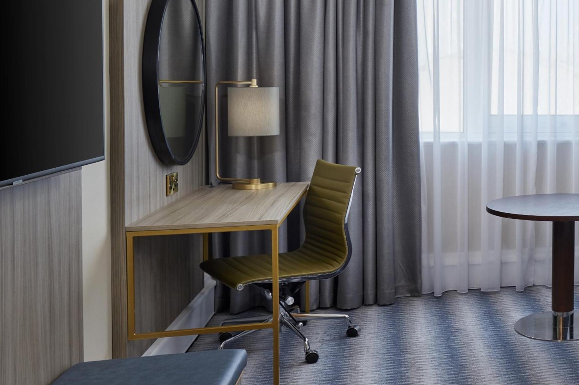 Leonardo Royal Southampton Grand Harbour Hotel Екстериор снимка